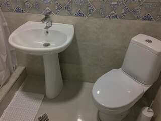 Гостевой дом Guest House Maradona Сигнахи Cемейный номер с собственной ванной комнатой-6